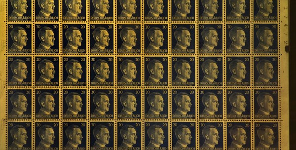 Booklet pane with 20 pfennig stamps of the German Empire 1941, 1942 showing profile of Adolph
