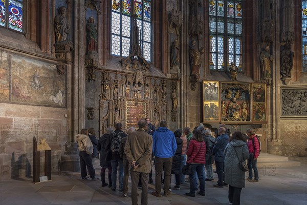 Guided tour around the Sebaldus Church, Nuremberg, Middle Franconia, Bavaria, Germany, Europe
