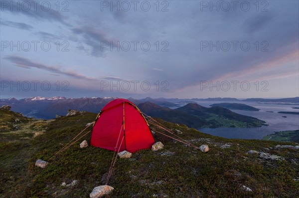 Tent on a peak with a view over the Moldefjord, Romsdalen, Möre and Romsdal Fylke, Vestland,
