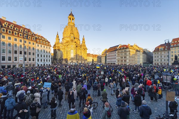 In Dresden, about 3, 000 people gathered on Neumarkt in front of the Church of Our Lady. On posters
