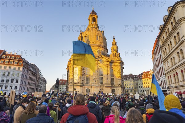 In Dresden, about 3, 000 people gathered on Neumarkt in front of the Church of Our Lady. On posters