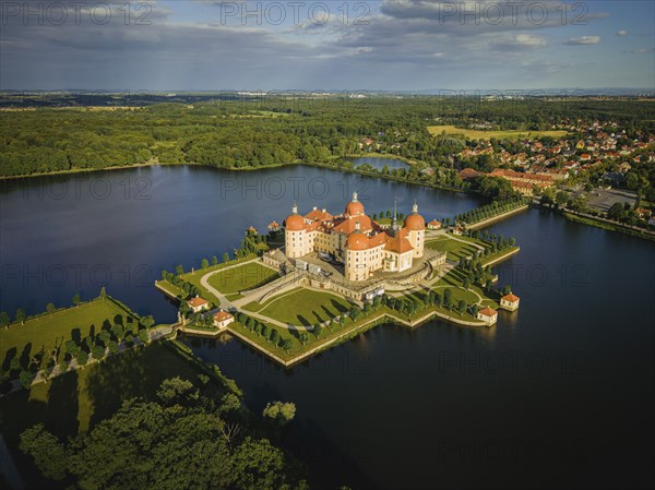 Baroque Moritzburg Palace from the Vagel Perspective