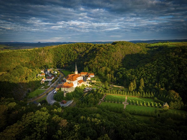 Weesenstein Castle rises on a rocky outcrop of nodular mica schist with quartzite inclusions above