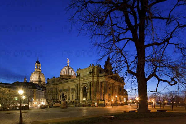 Building of the Saxon Art Association and the Academy of Fine Arts. Brühl's Terrace is an