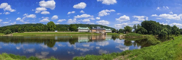 Pillnitz Palace, Water Palace with Elbe Island