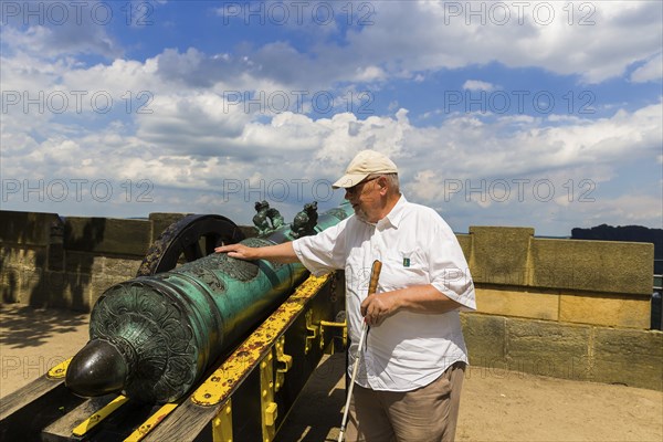 Blind tourist at Königstein Fortress