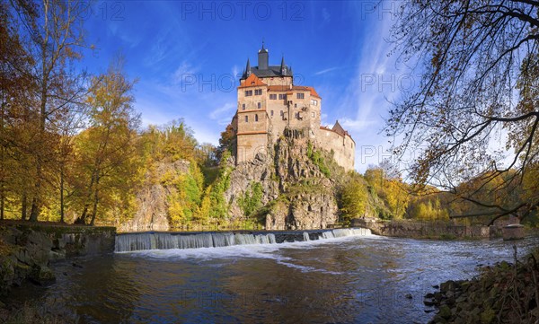 DEU Saxony Kriebstein Kriebstein Castle rises on a steep rock above the Zschopau. Within the large
