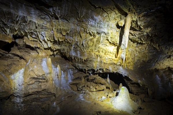 Dragon Cave Syrau