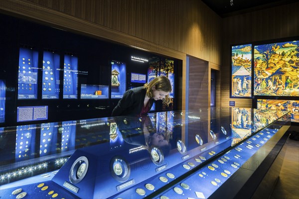 Coin Cabinet in the Residence Palace