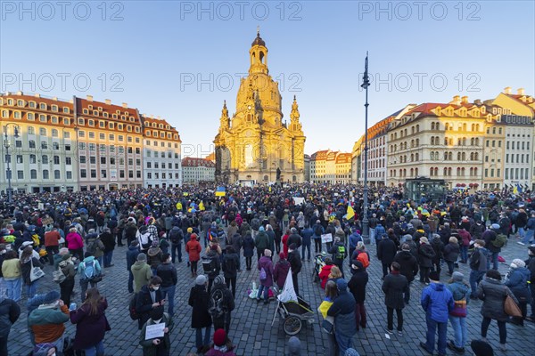 In Dresden, about 3, 000 people gathered on Neumarkt in front of the Church of Our Lady. On posters