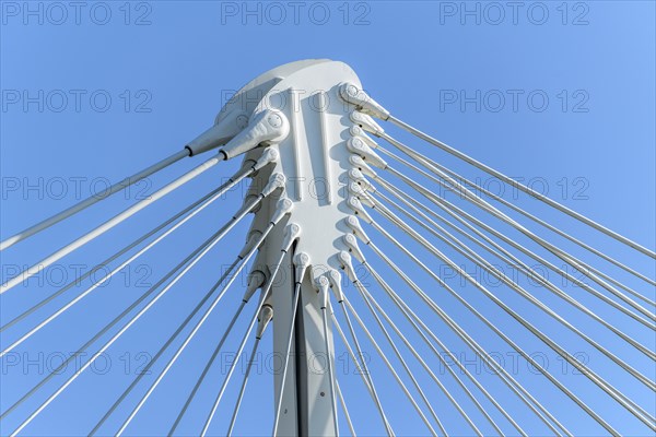 Die Deux-Rives-Fussgängerbrücke zwischen Deutschland und Frankreich in Kehl und Strassburg, ein