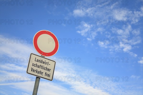 Traffic sign, Transit prohibited, agriculture traffic free, Rhineland-Palatinate, Germany, Europe