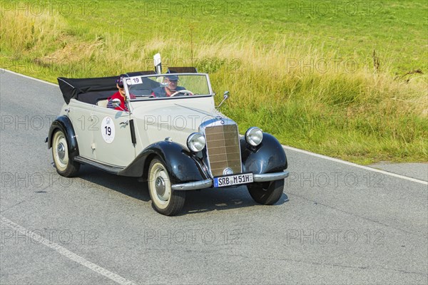 A drive for vintage vehicles. Skilful handling of the vehicle, finding the route by means of the