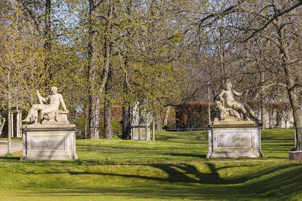 Bürgerwiese and Blüherpark, the sculptures Hercules and Megara in Blüherpark
