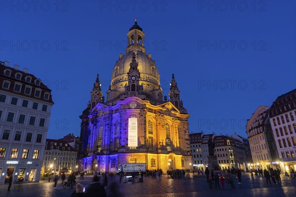 In Dresden, about 3, 000 people gathered on Neumarkt in front of the Church of Our Lady. In the