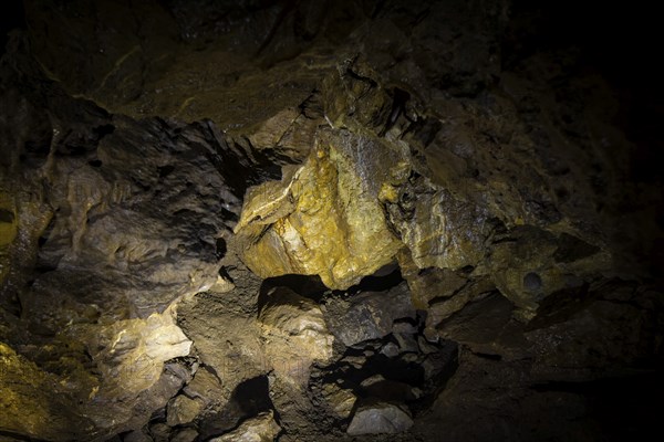 Dragon Cave Syrau