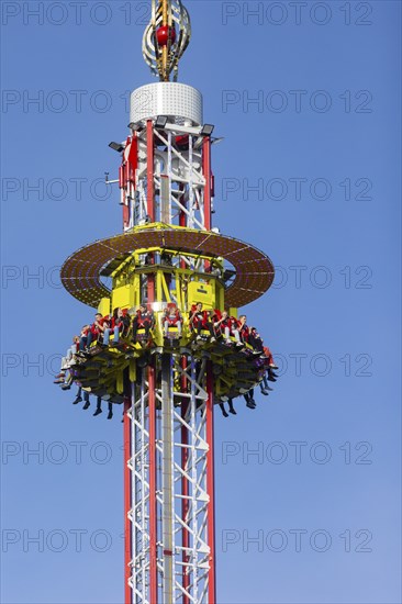 Freefall Extreme The world's largest mobile freefall tower will be in Dresden for the 2021 city