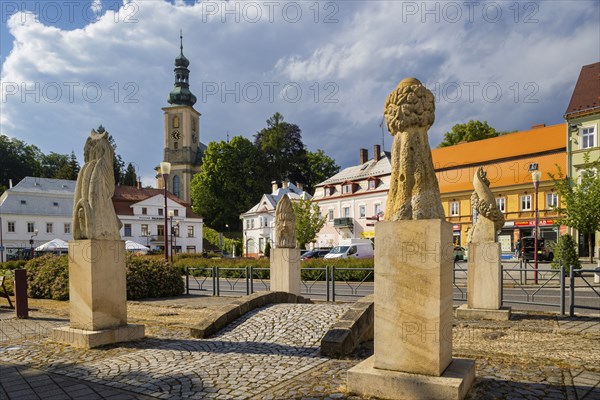 Krasna LÃ­pa (German Schönlinde) is a town with about 3500 inhabitants in the Okres DÄ›ÄÃ­n in the