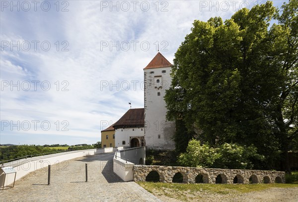 Stone bridge with bastion, Neuburg am Inn Castle, Neuburg am Inn, Lower Bavaria, Bavaria, Germany,