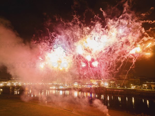 World record attempt on 26 November. At 7.30 pm sharp, the largest single pyrotechnic battery was