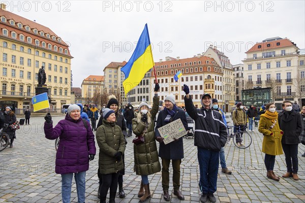 In Dresden, people gathered again on Neumarkt in front of the Church of Our Lady. On posters and