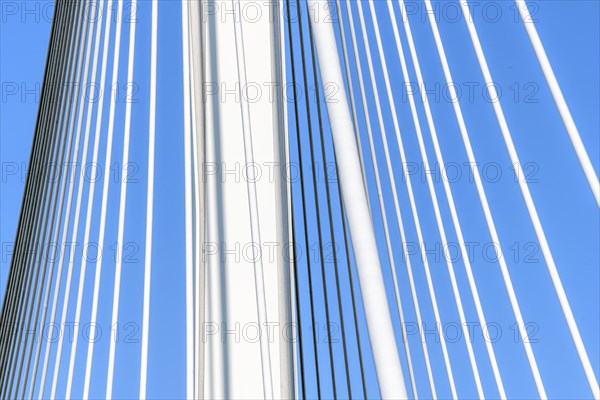 Die Deux-Rives-Fussgängerbrücke zwischen Deutschland und Frankreich in Kehl und Strassburg, ein
