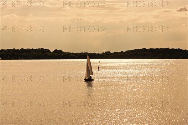 Sailors on Lake Cospuden