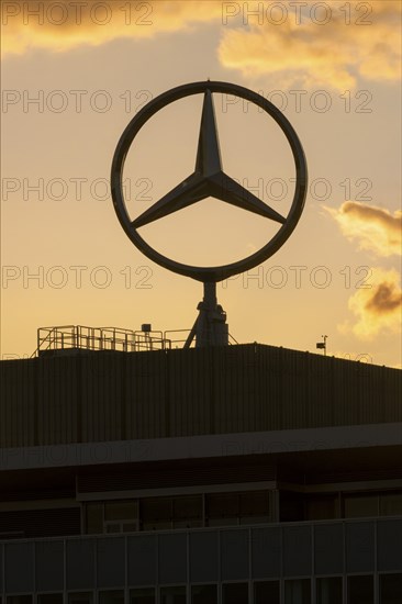 Merdedes star, Daimler, Mercedes-Benz, corporate headquarters, evening atmosphere, after sunset,