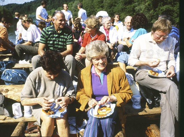 DEU, Germany: The historical slides from the times 80-90s . a.o. doctors on a raft trip on the Isar