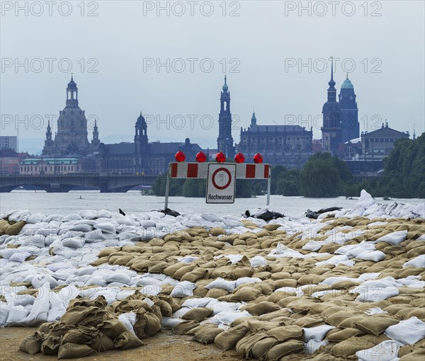 Sandbag wall in Dresden Pieschen