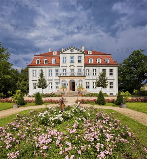 Güldengossa Palace and Park near Leipzig
