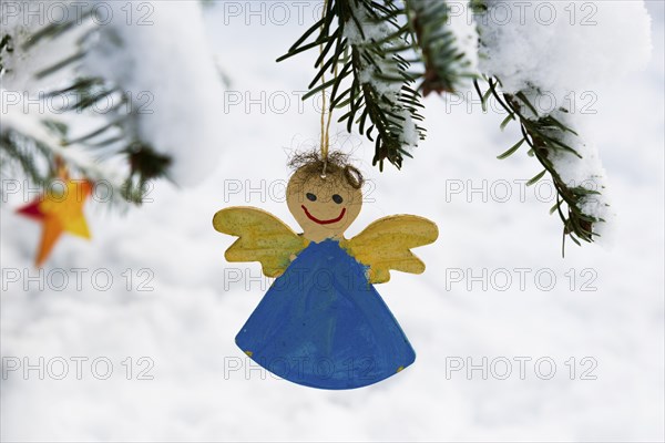 Snowy angel figures, Glottertal, Black Forest, Baden-Württemberg, Germany, Europe