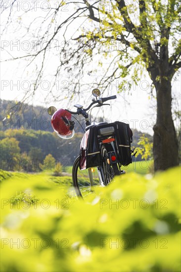Symbolic image Resting on an e-bike tour in the Leipzig region at the Westewitz weir on the Mulde