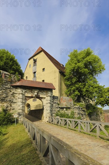 South gate of Hellenstein Castle, behind Fruchtkasten, historical buildings, fortification, castle