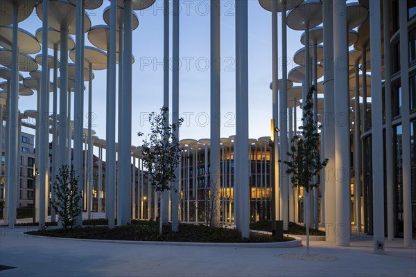 SAB Forum, designed by London-based architects ACME, 165 million euros. The Forum is a column
