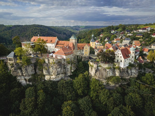 Highline and family festival in Hohnstein Highlines are stretched over the roofs of Hohnstein and