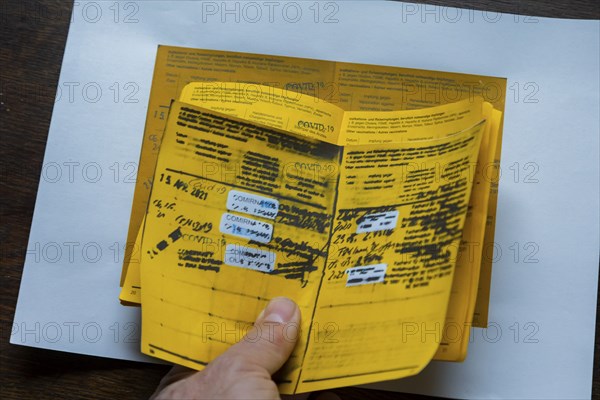 The number of forged vaccination cards is increasing. In this way, vaccination opponents are not