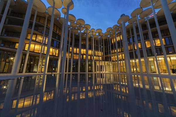 SAB Forum, designed by London-based architects ACME, 165 million euros. The Forum is a column