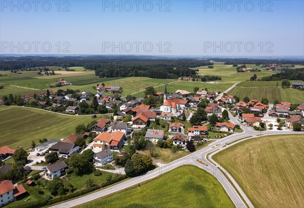 Drone image, village of Leobendorf near Abtsdorfer See, municipality of Saaldorf-Surheim,