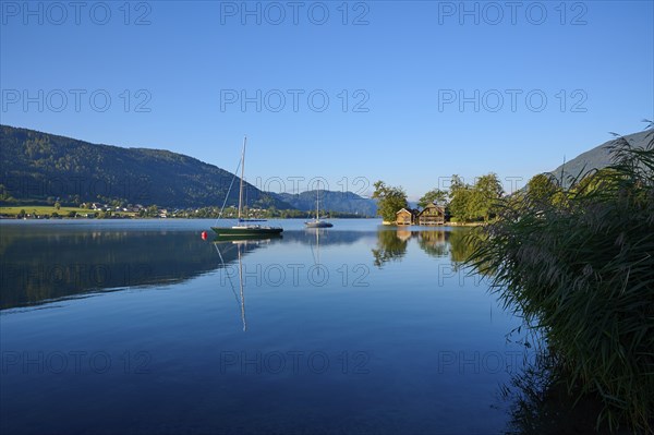 Lake, sailboats, boathouse, morning, summer, Steindorf am Lake Ossiach, Lake Ossiach, Carinthia,