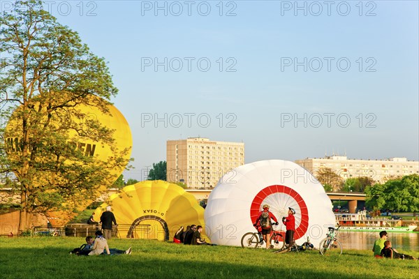 Dresden hot air balloon launches on the banks of the Neustadt Elbe