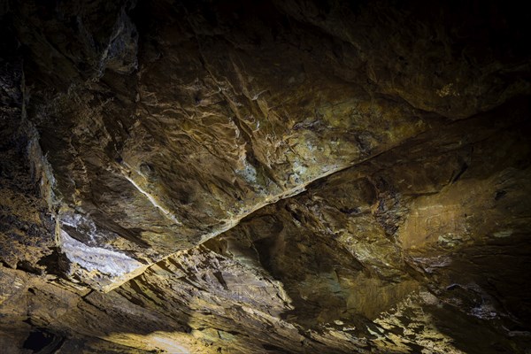 Dragon Cave Syrau