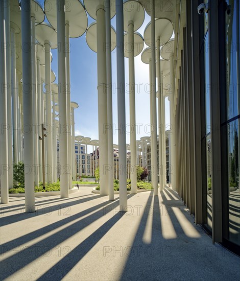 Säulengarten, SAB Forum, new building Sächsische Aufbaubank, Leipzig, Saxony, Germany, Europe