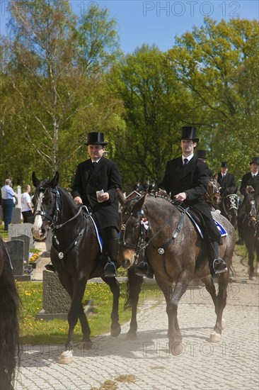 Every year at Easter there are about 5 processions in Lusatia, each with about 200 riders. The