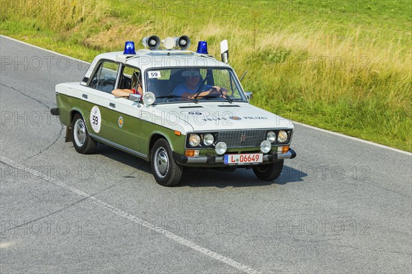 A drive for vintage vehicles. Skilful handling of the vehicle, finding the route by means of the