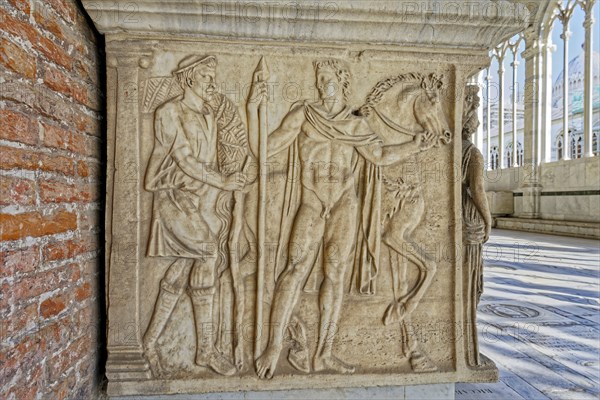 Side view, Roman Phaedra Hippolytus sarcophagus, Sarcofago romano, Fedra e Ippolito, 2nd c.,