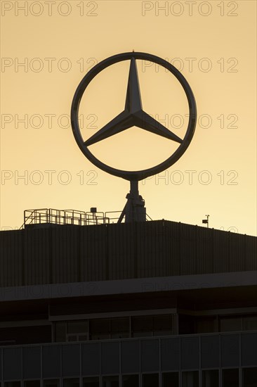 Merdedes star, Daimler, Mercedes-Benz, corporate headquarters, evening atmosphere, after sunset,