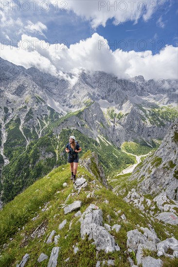Mountaineer climbing the Waxenstein, Wetterstein Mountains, Garmisch-Patenkirchen, Bavaria,