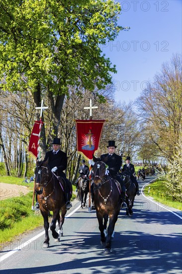 Every year at Easter there are about 5 processions in Lusatia, each with about 200 riders. The