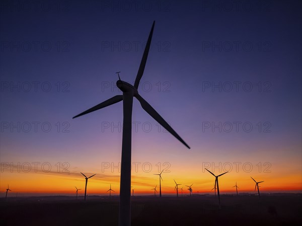 Date of commissioning: Only possible with the Premium version 12 wind turbines: Neg Micon NM64 1500